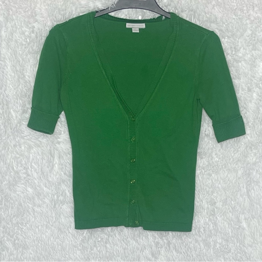 New York & Co. green short sleeved cardigan with gold buttons.